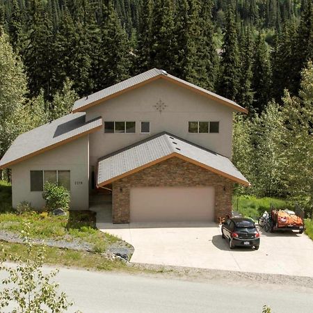 Soleil Chalet By Bear Country Sun Peaks Dış mekan fotoğraf
